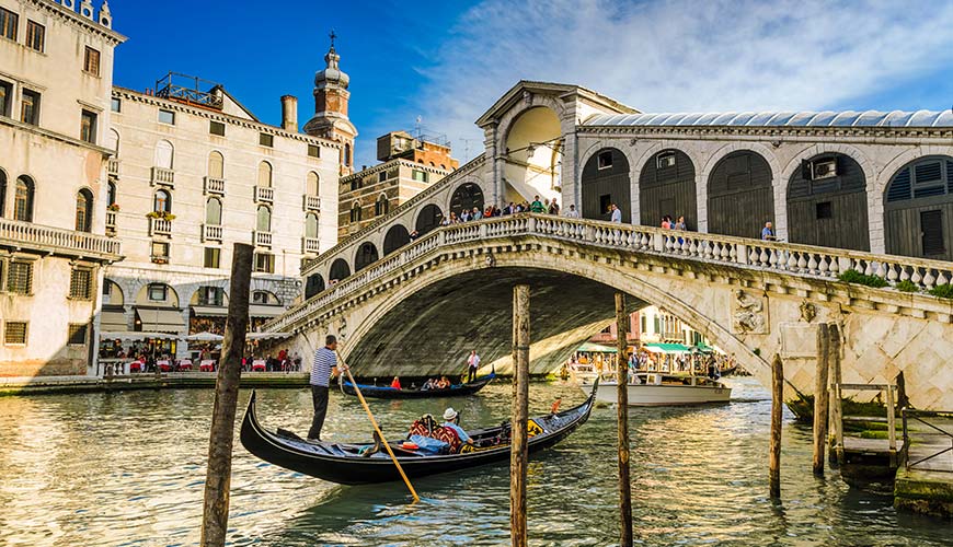 Gondola ride in Venice Italy - where Leonardo da Vinci once lived