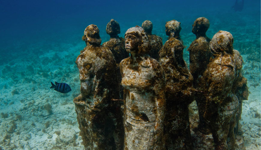 Underwater sculpture