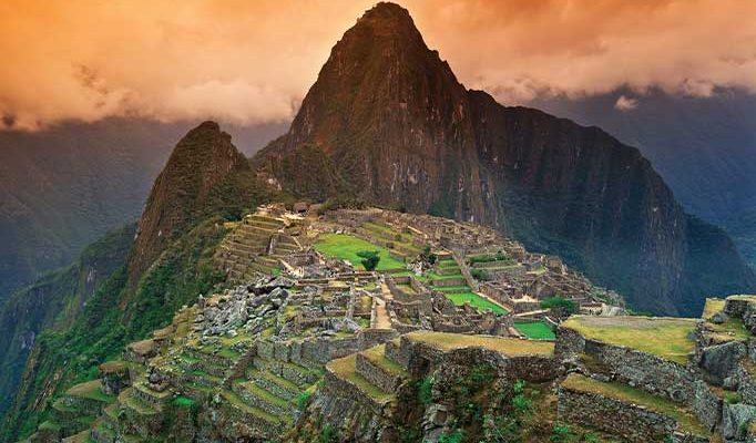 Image of Machu Pichu at dusk