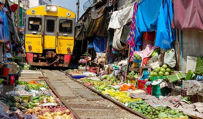 Image of the "Train Market" in Bangkok