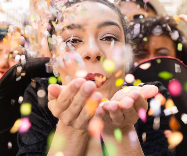 Single female traveller at rio's carnival rio carnival is one of th egreatest fetsivals on the planet and one which we can help guide you through having the time of your life and party in style