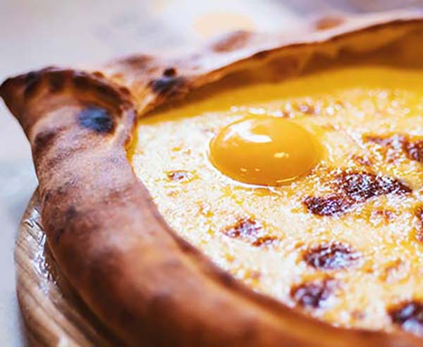 Khachapuri food to try in georgia khachapuri