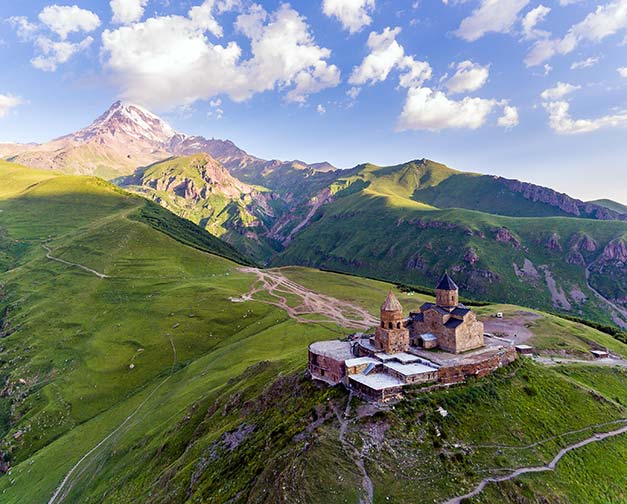 Tours to Georgia town of svaneti in the mountain valleys in georgia