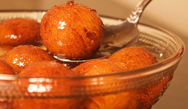 Gulab Jamoon, Indian sweet snack gulab jamoon is one of the best deserts and puddings in india