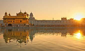 the golden temple in amritsar in india