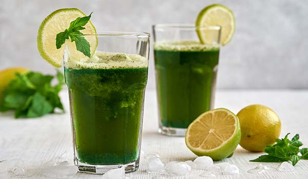 a popular green drink in israel limonana mint and lemon