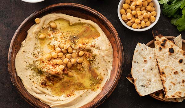 hummus a popular food in israel with pita and chickpeas