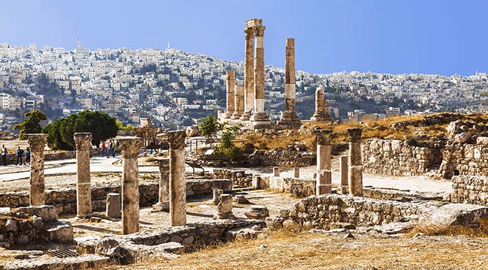 travel advice for jordan visit the roman ruins in amman