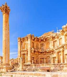roman ruins in jerash jordan