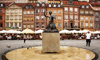 Travel Guide for Poland statue in historic center of Poland