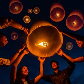The lantern festival in Hoi An Hoi An Lantern Festival is a monthly event to celebrate the full moon