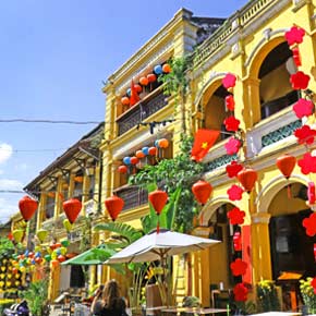Hoi An Lantern Festival, UNESCO ancient town houses a UNESCO sight in Hoi An, the ancient town houses are covered in lanterns for the Lantern festival