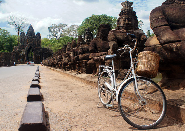 Explore Siem Reap by tuk-tuk, taxi or bike