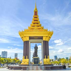 King Sihanouk statue statue of the late king norodom sihanouk who's birthday is celebrated all over cambodia