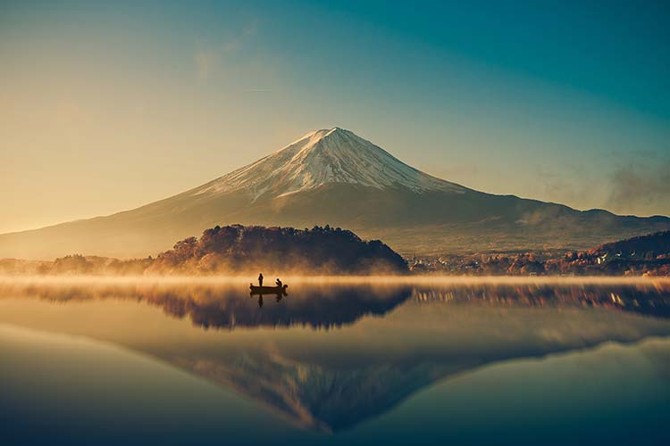 reflection of the mount fuji on a group tour to japan