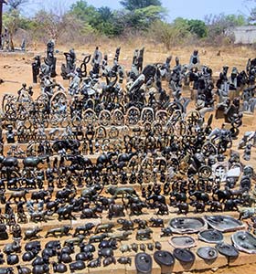 traditional crafts and statues being sold at victorial falls in zimbabwe