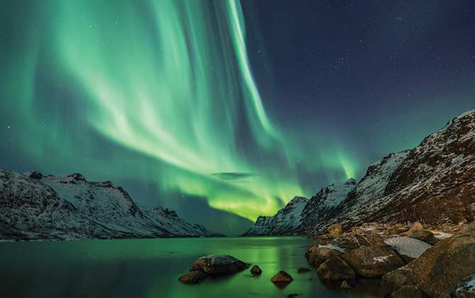 Blog on where are the best places to see the northern lights The green aurora borealis northern lights in Iceland