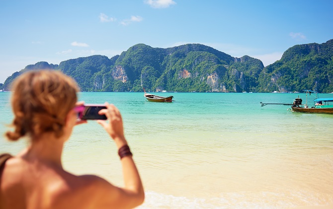 Top 11 Solo Tips for single travellers looking for a holiday bagan solo travel tourist exporing for adventure on a singles holiday