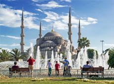 travellers in istanbul