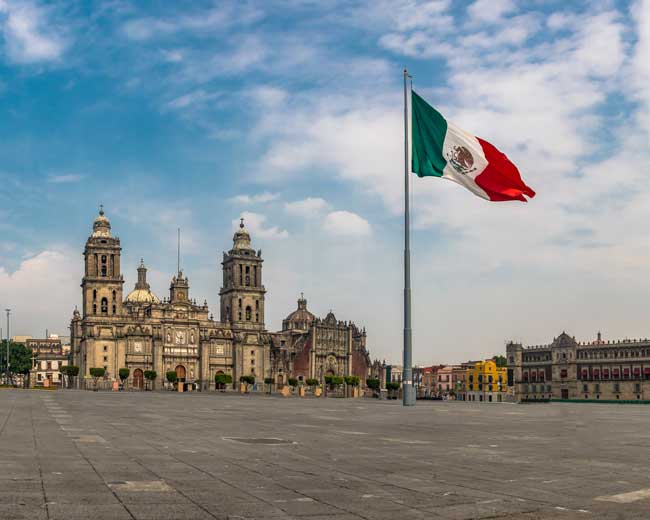 Discoiver mexico on holiday with a group tour trip to the capital city and enduldge in amazing food and explore the historic the Centro Historico