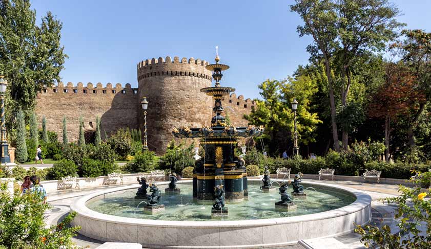 Philharmonic Fountain Park near the Old City in Baku, Azerbaijan._749387095.jpg Philharmonic Fountain Park near the Old City in Baku, Azerbaijan._749387095.jpg