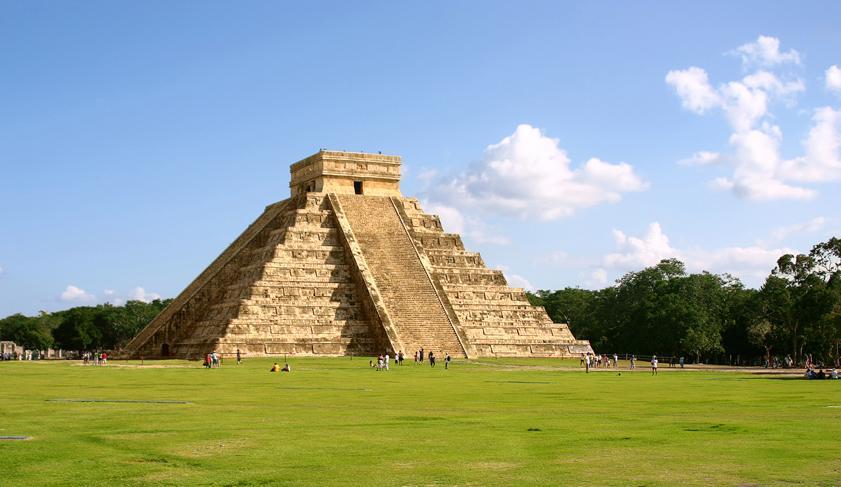 The Kukulkan Pyramid (El Castillo) at Chitchen-Itza, Mexico