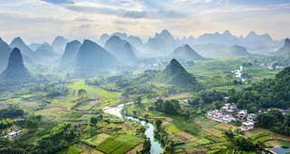 Visit the stunning Guilin li River and customize your travel holiday trip to China with tailor-made travel holidays